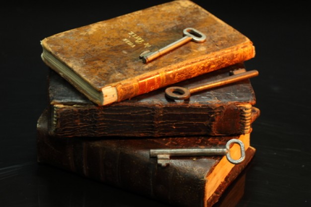 literature--old-books--knowledge--old-key_3205841