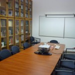 Intézeti tárgyaló és szakkönyvtár