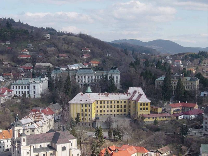 800px-Selmecbanya_palotak
